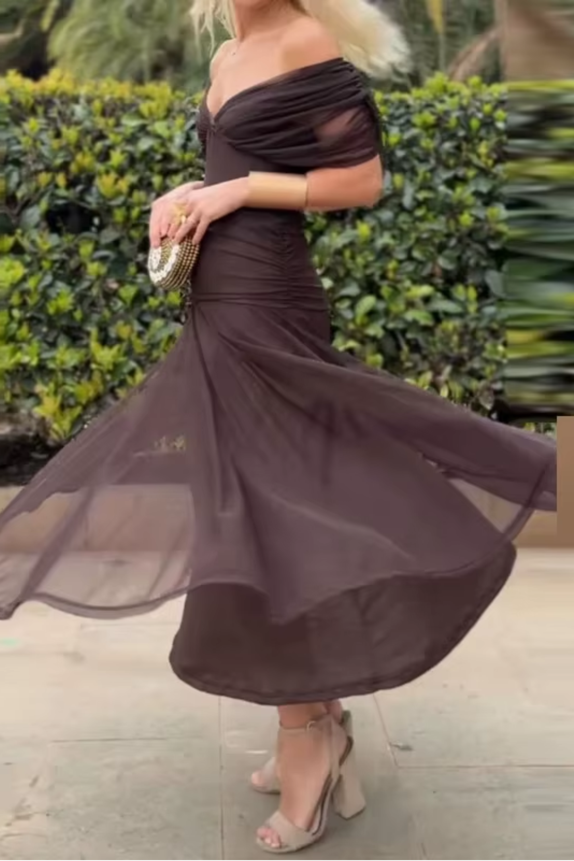 Women's V-Neck Chiffon Maxi Dress with Defined Waist