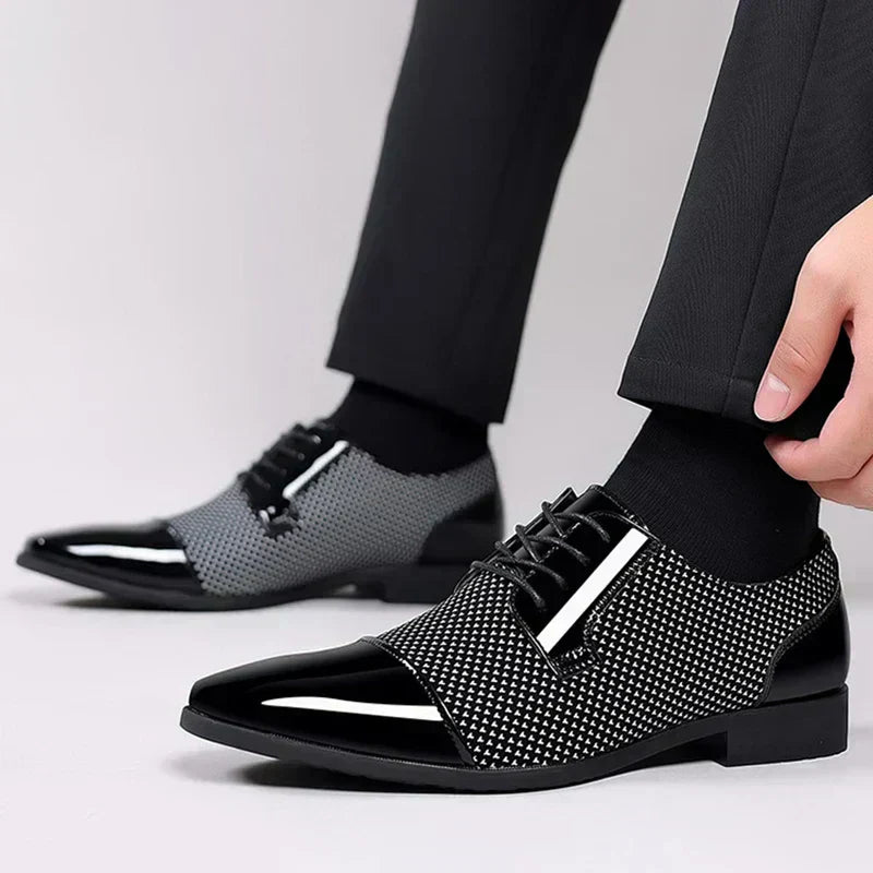 Men's Oxford Shoes in white, view 2