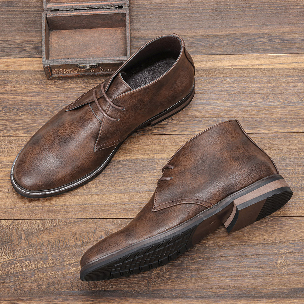 Close view of the unlined collar on men's chukka boots