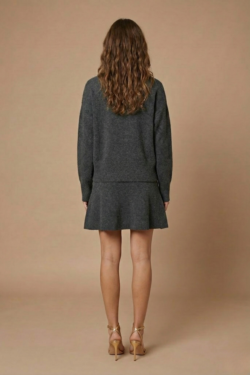 Women's Knitted Co-ord Set in grey, view 2