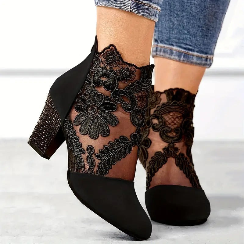 Women's black lace up ankle boots with block heel